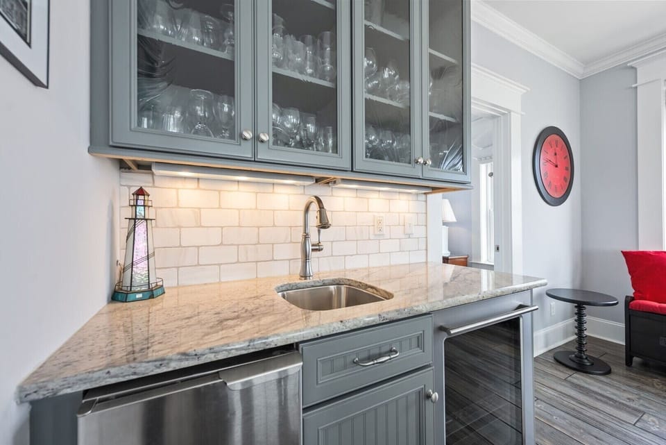 Wet Bar - Beverage Fridge - Ice Maker