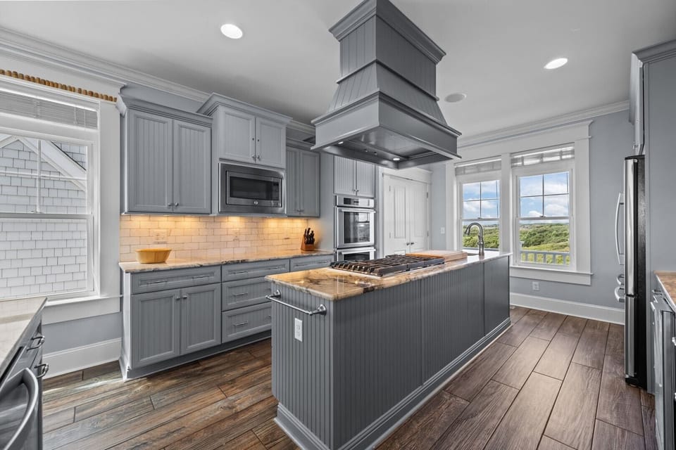 Center Island with Cooktop and Prep Sink
