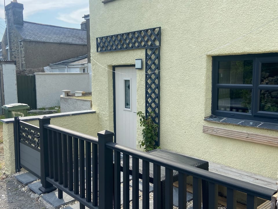 Cottage | Balcony