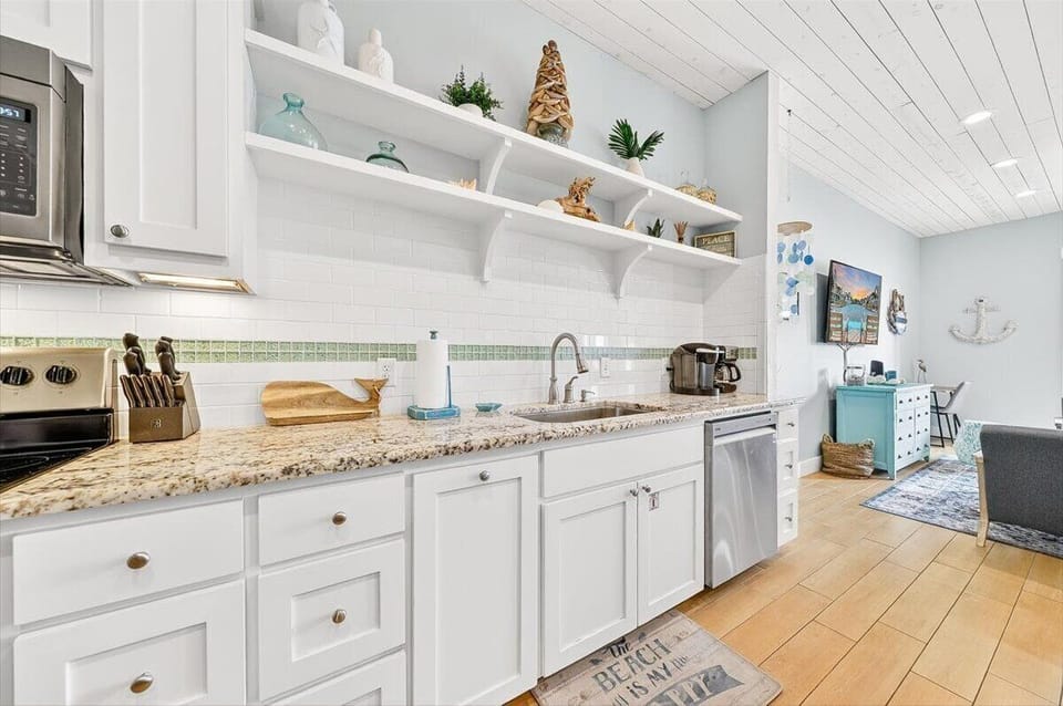 Kitchen, 1st Floor