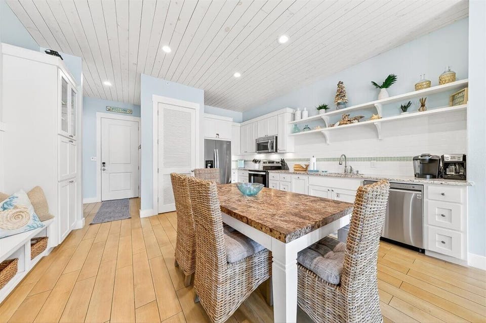 Kitchen, 1st Floor