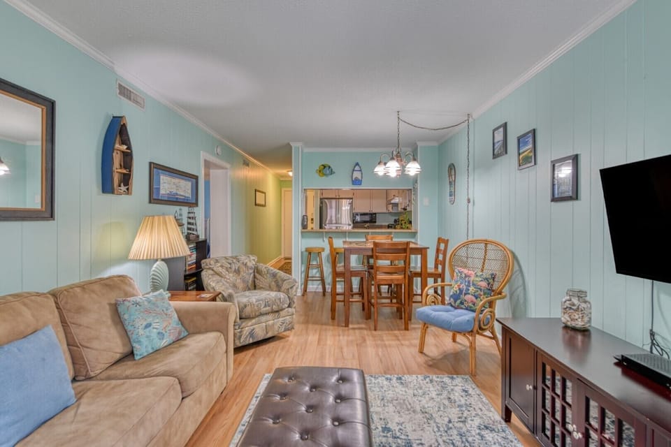 Sea Oaks 201