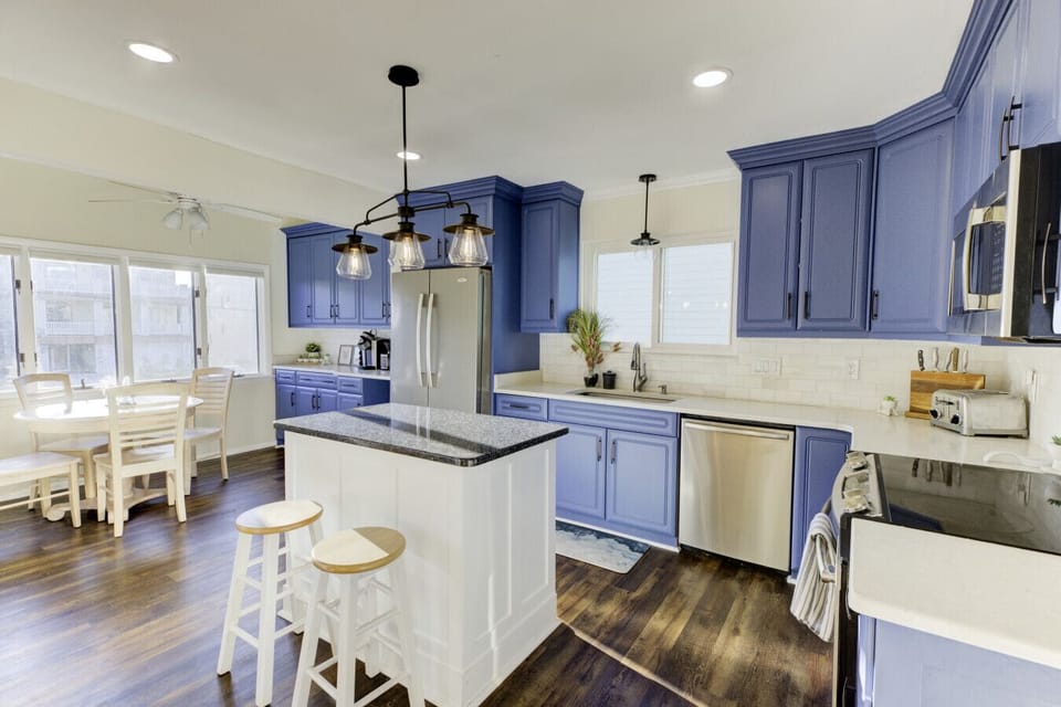 Our fully equipped kitchen! It has everything you need to make meal prep and clean-up a breeze.