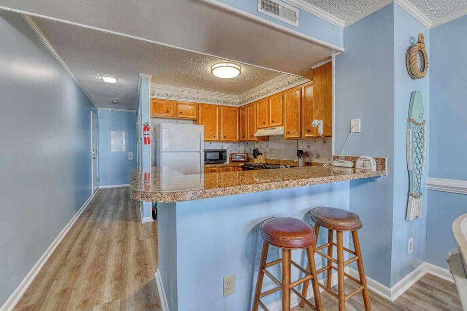 Ocean Cove 102