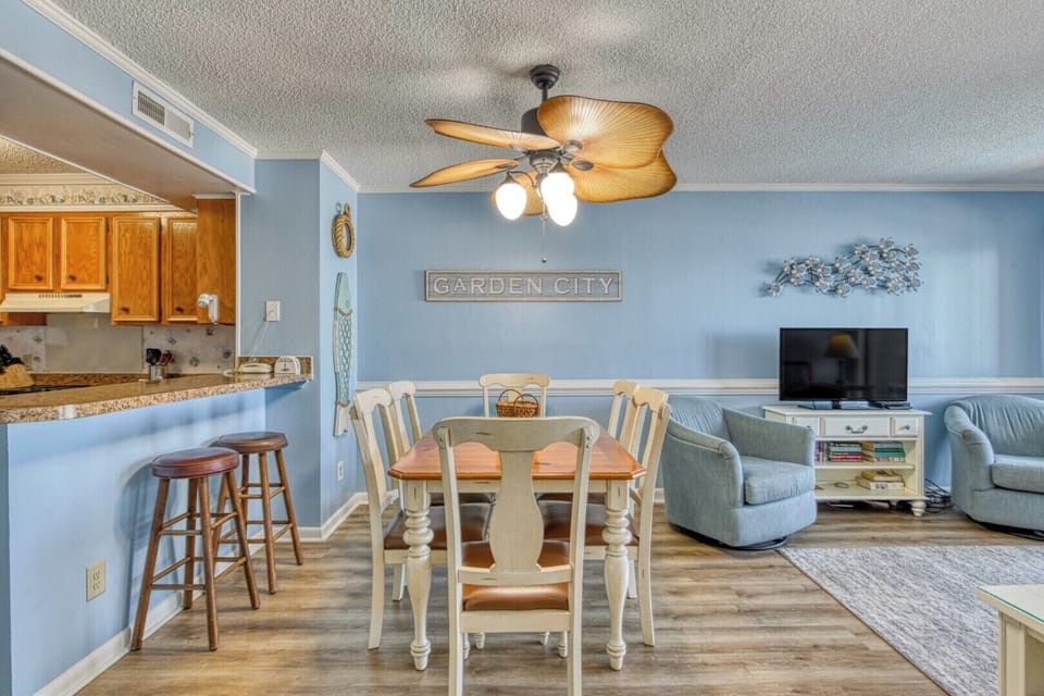 Ocean Cove 102