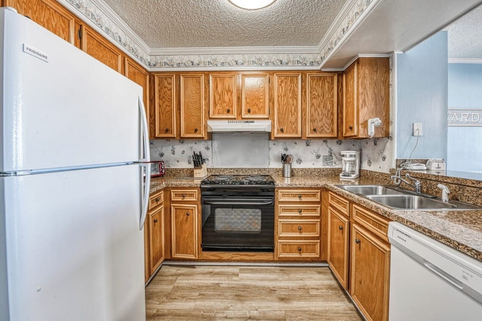 Ocean Cove 102