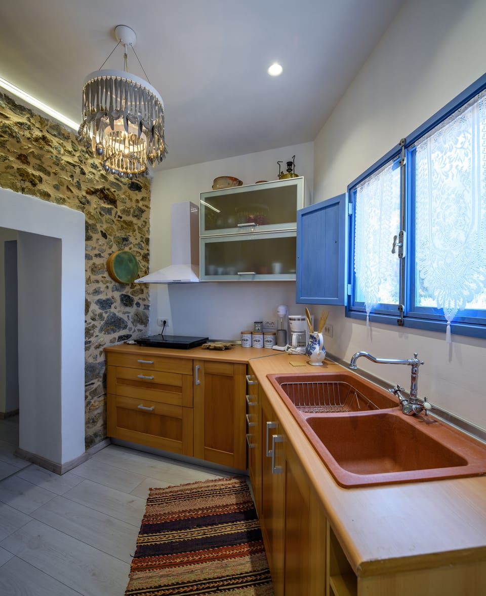 Traditional House | Private kitchen | Fridge, oven, stovetop, espresso maker