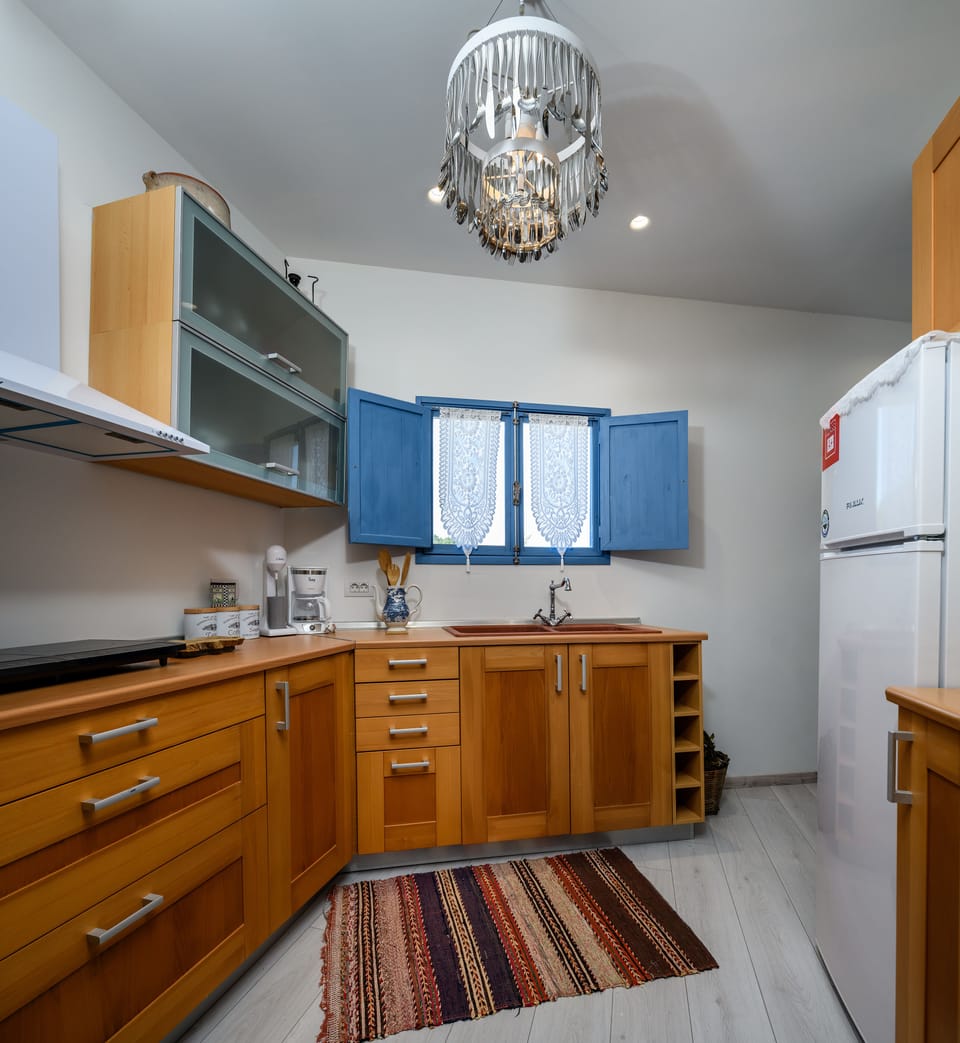Traditional House | Private kitchen | Fridge, oven, stovetop, espresso maker