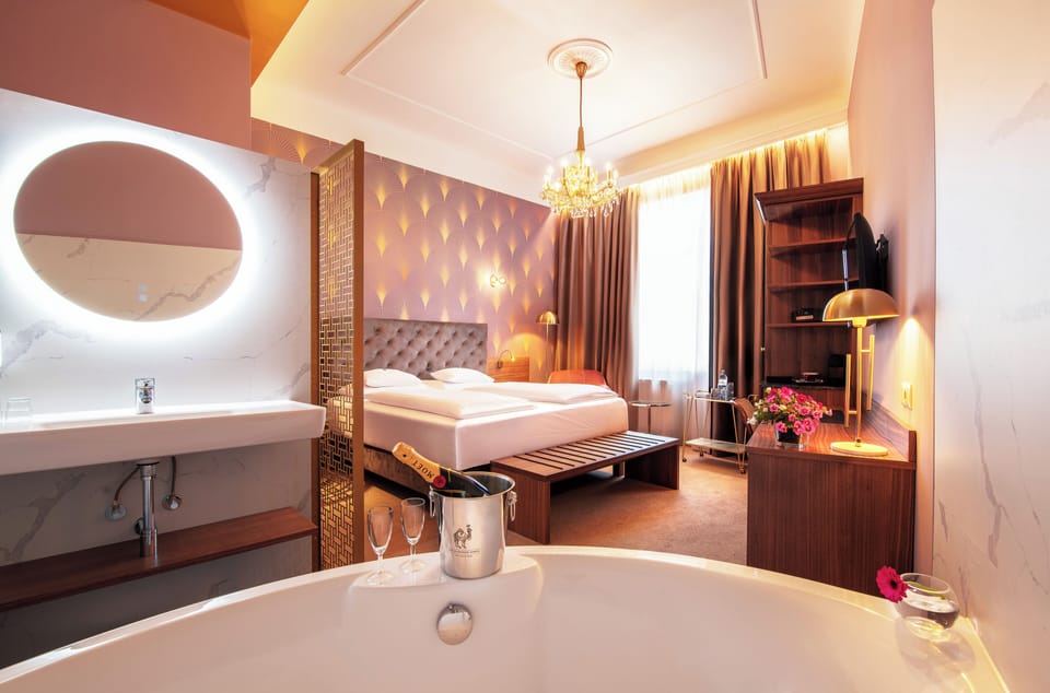 Double Room, Hot Tub | Blackout drapes, soundproofing, WiFi (free), individually decorated