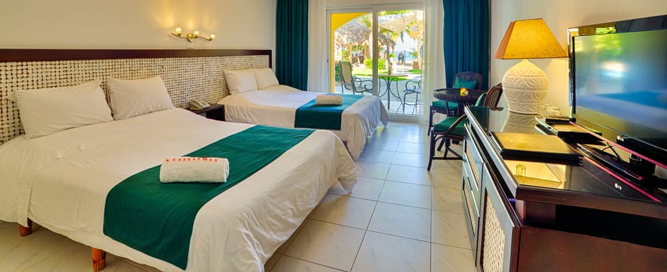 Comfort Room (Oceanfront) | In-room safe, desk, laptop workspace, iron/ironing board