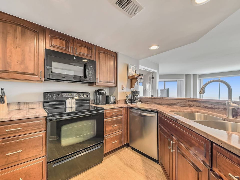 Kitchen at 3333 Villamare