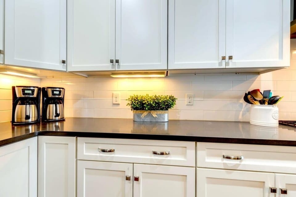 Two coffee makers for that extra morning "pick-me-up"!