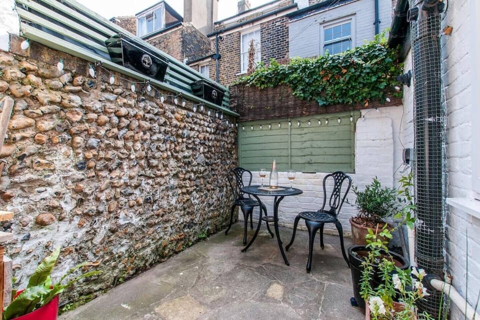 Private courtyard
