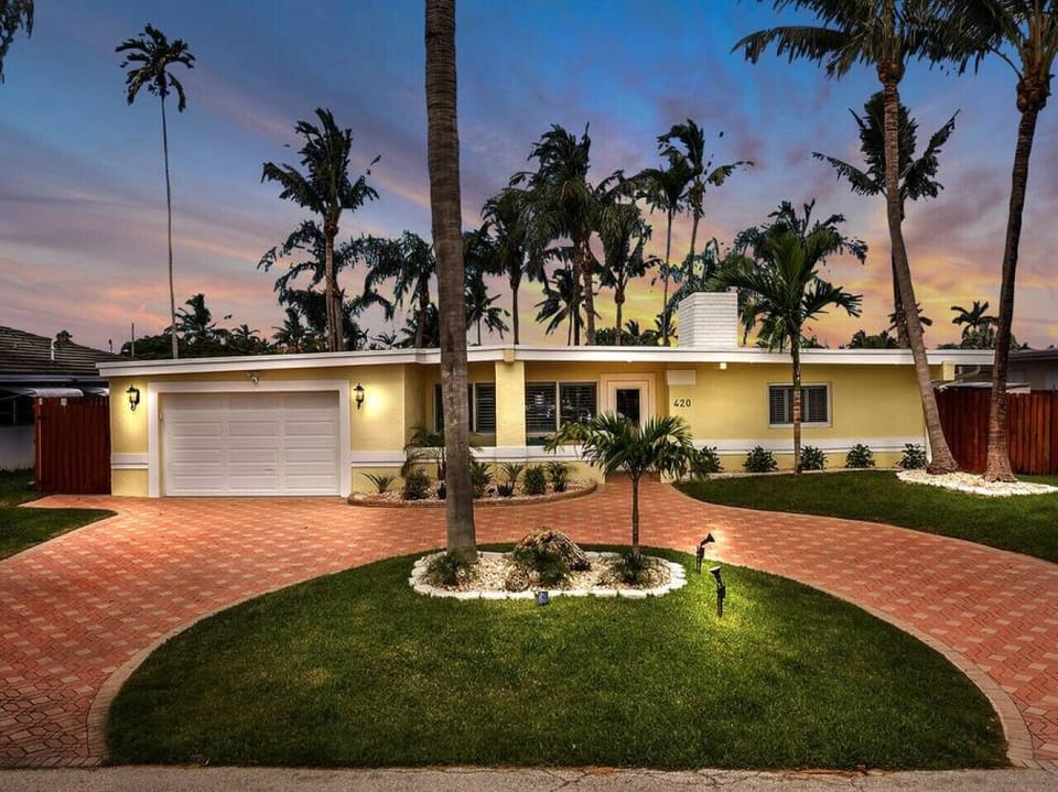 Driveway can fit about 5 cars if parking efficiently