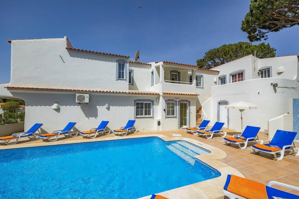 Villa Canas image