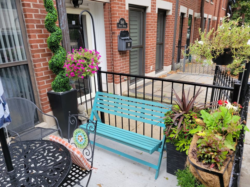 Outdoor private patio