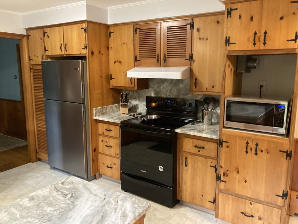 New appliances and spacious cabinets