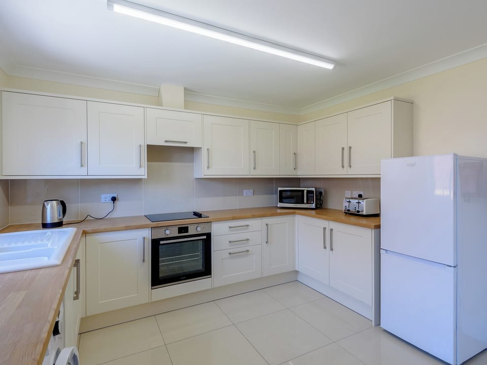 Kitchen/diner | 5 Dawson Park - Dawson Holiday Homes, Mablethorpe