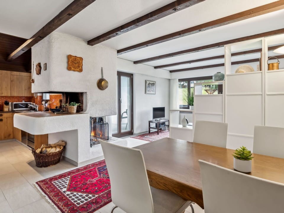 Table, Property, Furniture, Plant, Couch, Picture Frame, Shelving, Wood, Interior Design, Building