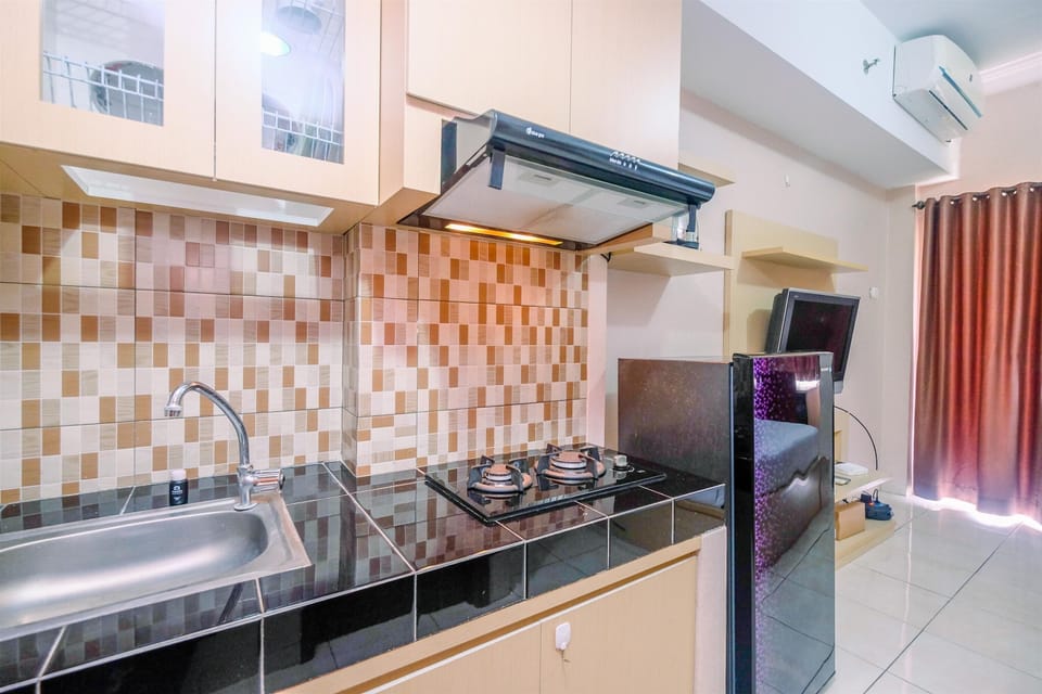 Fridge, stovetop, cookware/dishes/utensils