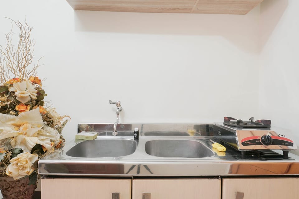 Room | Private kitchen | Fridge, stovetop, dishwasher, cookware/dishes/utensils