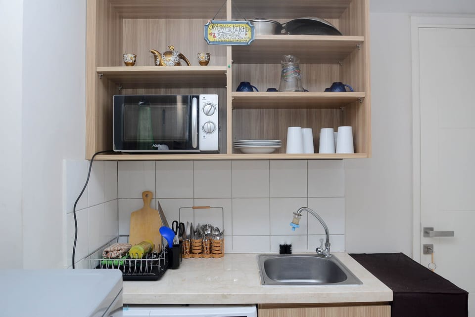 Room | Private kitchen | Fridge, stovetop, cookware/dishes/utensils