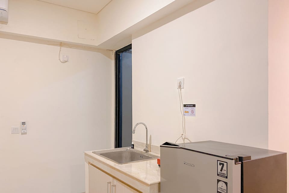 Room | Private kitchen | Fridge, stovetop, cookware/dishes/utensils