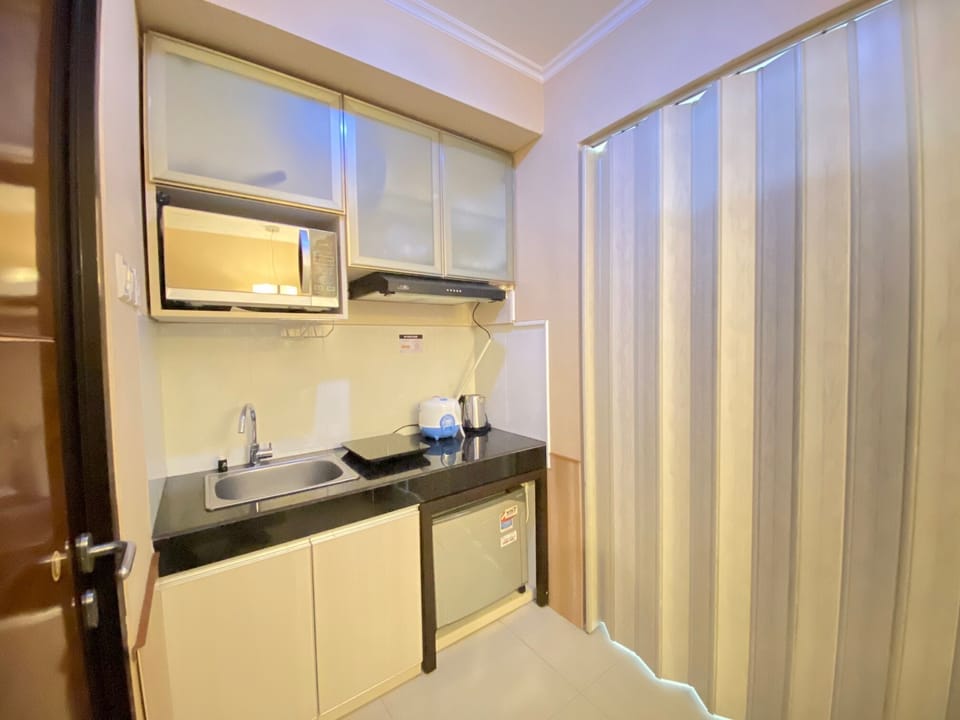 Room | Private kitchen | Fridge, stovetop, dishwasher, cookware/dishes/utensils