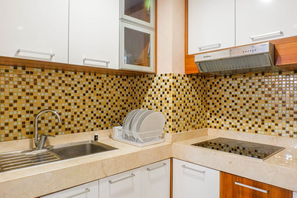 Room | Private kitchen | Fridge, stovetop, rice cooker, cookware/dishes/utensils