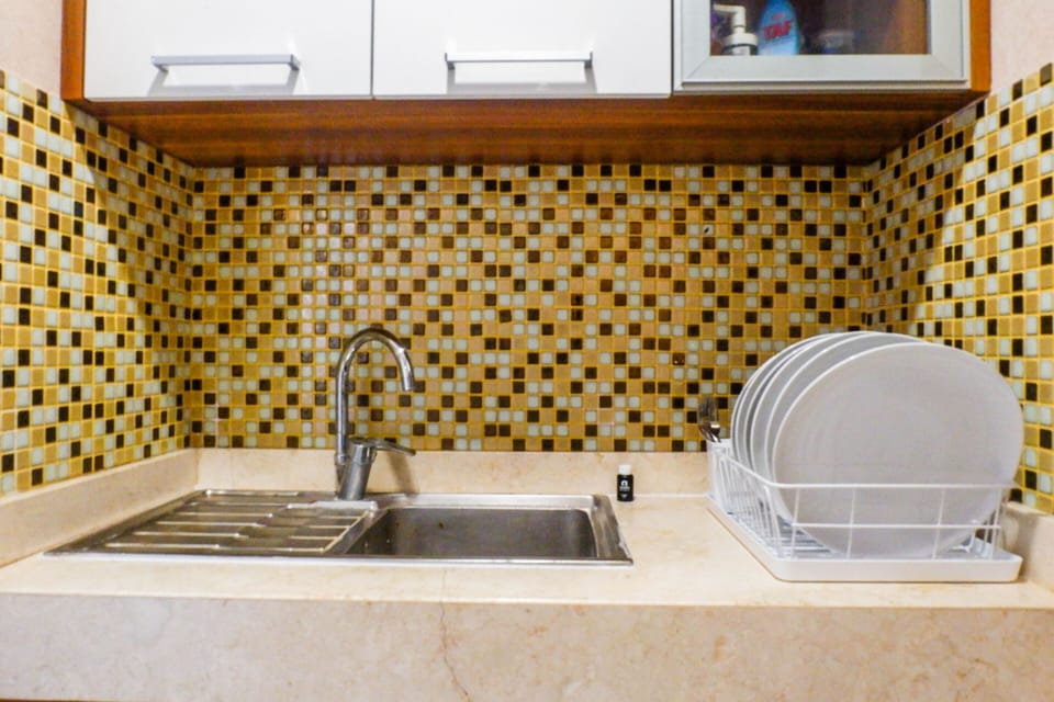 Room | Private kitchen | Fridge, stovetop, rice cooker, cookware/dishes/utensils