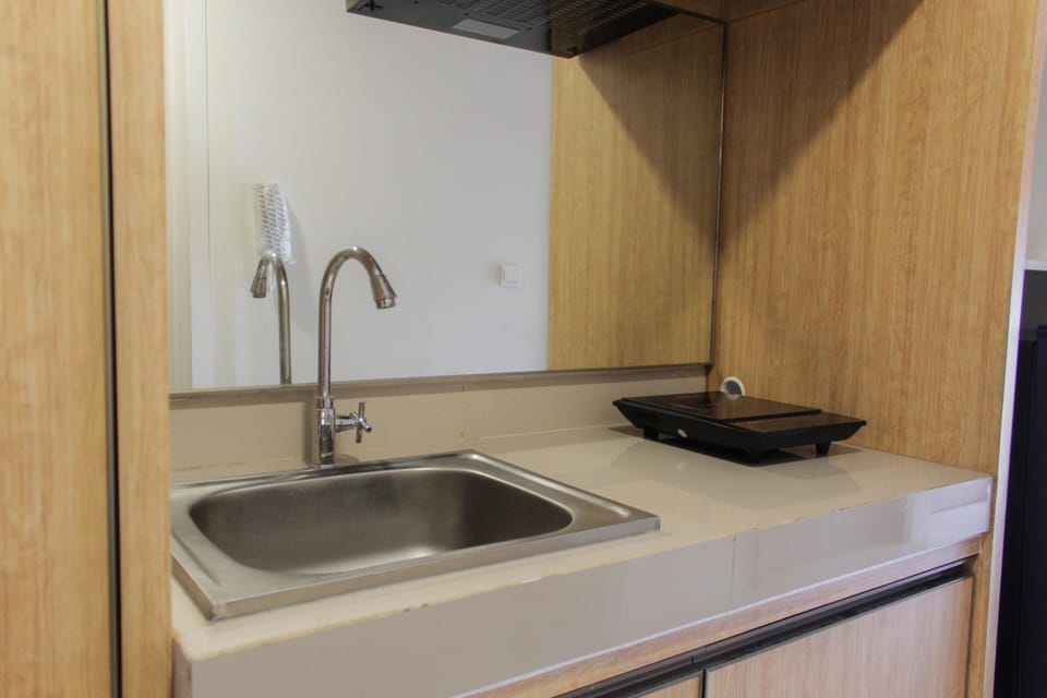 Room | Private kitchen | Fridge, stovetop, cookware/dishes/utensils