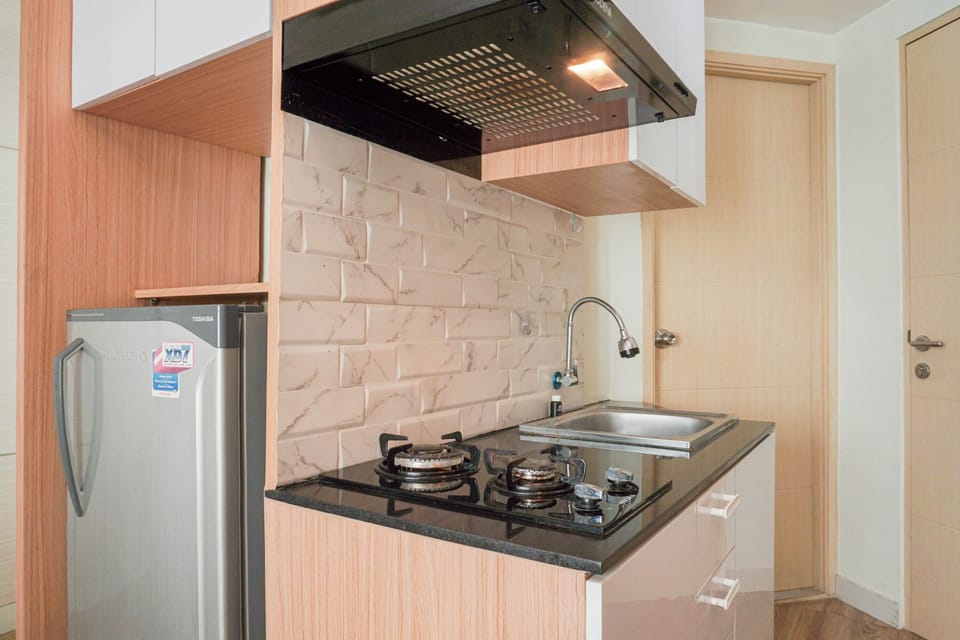 Room | Private kitchen | Fridge, stovetop, cookware/dishes/utensils