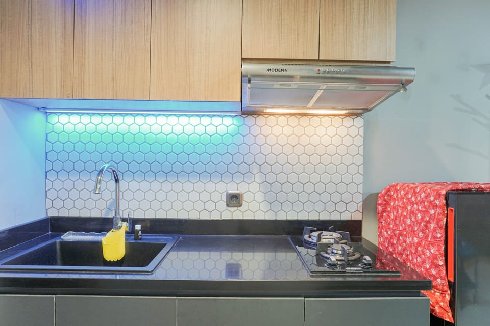 Room | Private kitchen | Fridge, stovetop, cookware/dishes/utensils