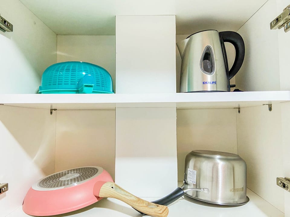 Room | Private kitchen | Fridge, stovetop, dishwasher, cookware/dishes/utensils