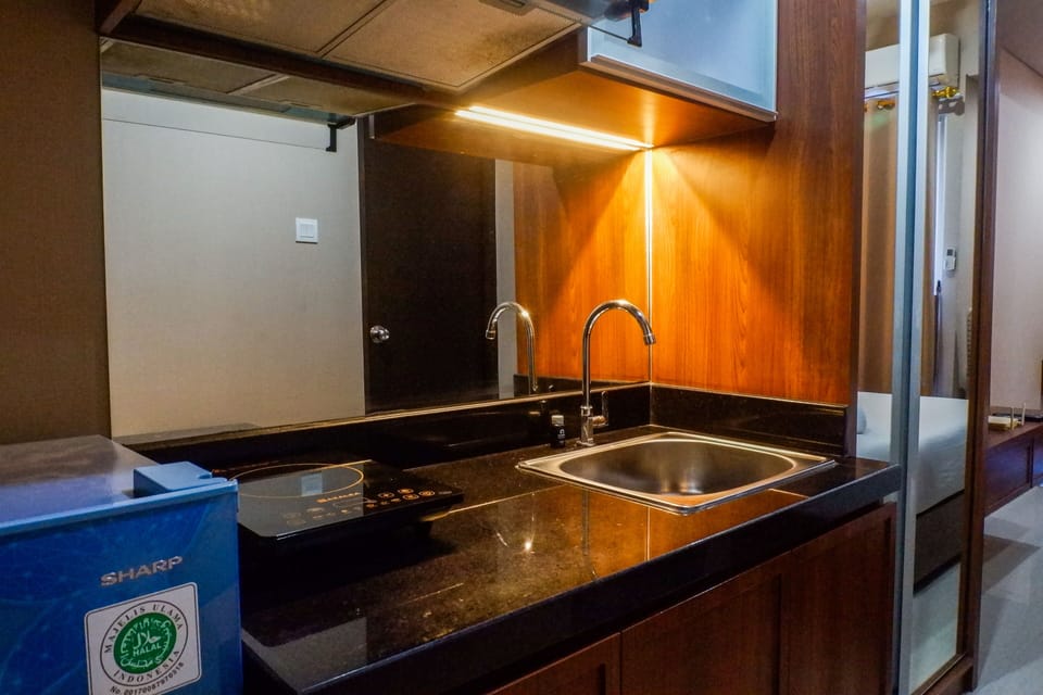 Room | Private kitchen | Fridge, stovetop, cookware/dishes/utensils