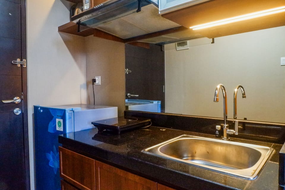 Room | Private kitchen | Fridge, stovetop, cookware/dishes/utensils