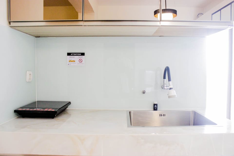 Room | Private kitchen | Fridge, stovetop, cookware/dishes/utensils