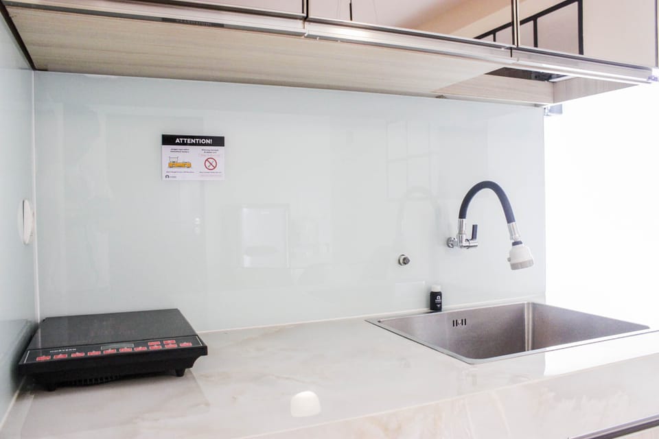 Room | Private kitchen | Fridge, stovetop, cookware/dishes/utensils