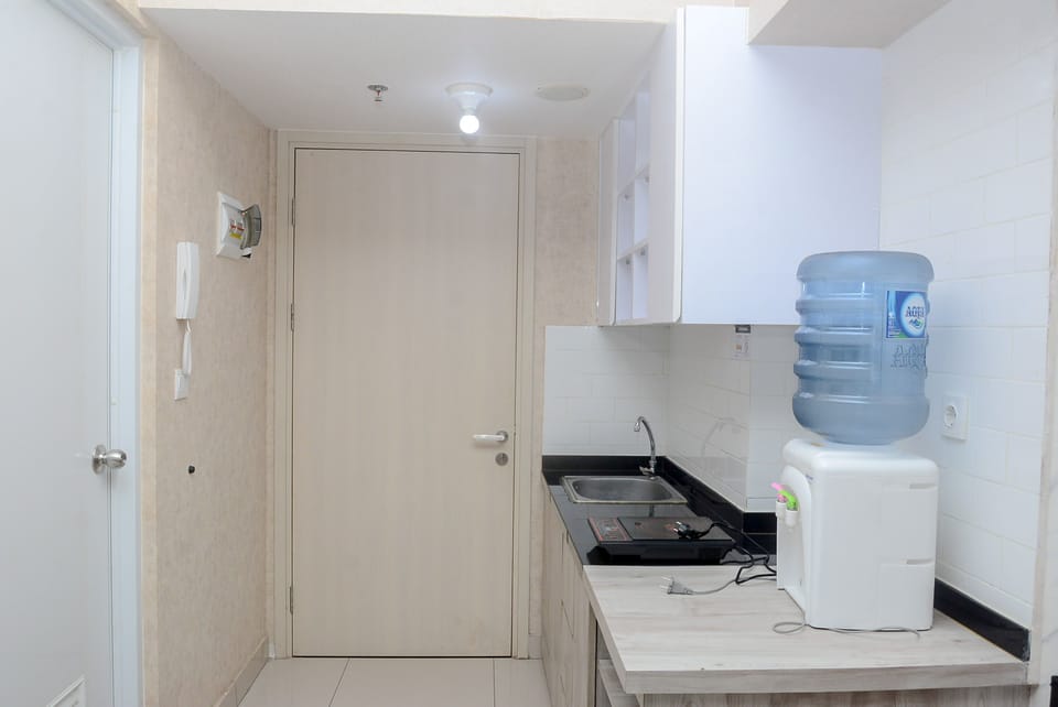 Room | Private kitchen | Fridge, stovetop, cookware/dishes/utensils