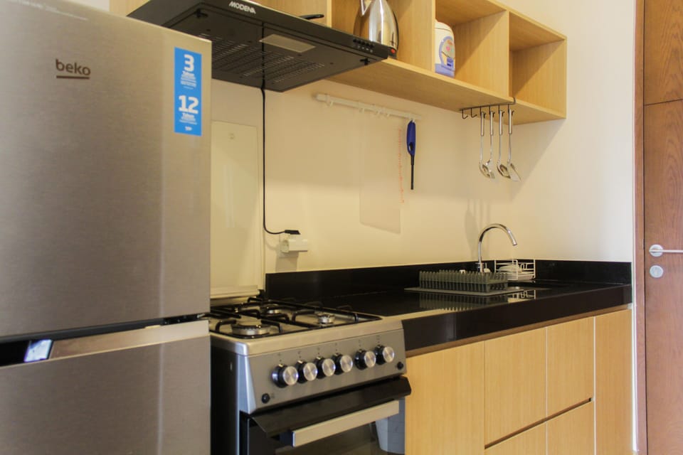 Room | Private kitchen | Fridge, stovetop, cookware/dishes/utensils