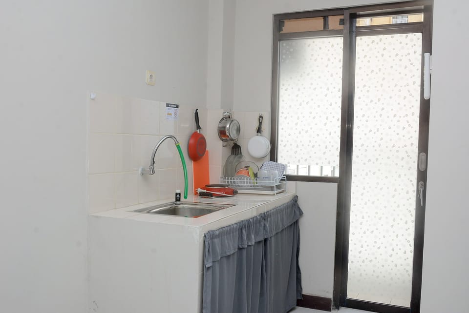 Room | Private kitchen | Fridge, stovetop, cookware/dishes/utensils