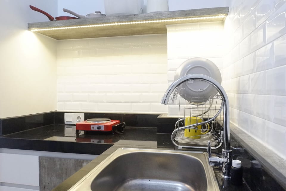 Room | Private kitchen | Fridge, stovetop, dishwasher, cookware/dishes/utensils