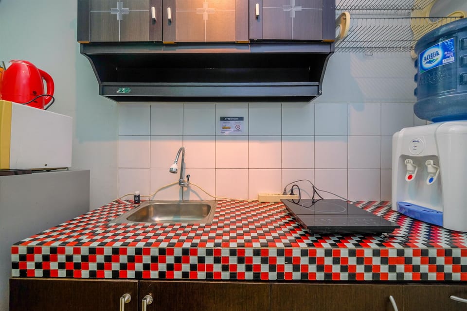 Room | Private kitchen | Fridge, stovetop, cookware/dishes/utensils