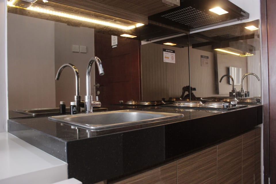 Room | Private kitchen | Fridge, stovetop, dishwasher, cookware/dishes/utensils