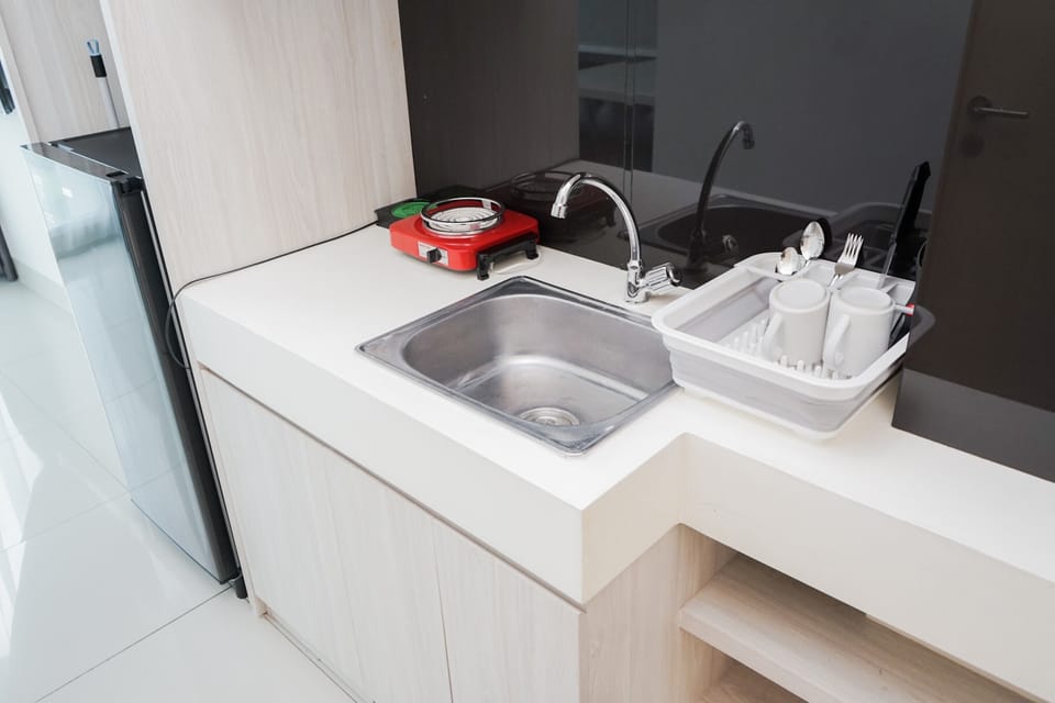 Room | Private kitchen | Fridge, stovetop, cookware/dishes/utensils