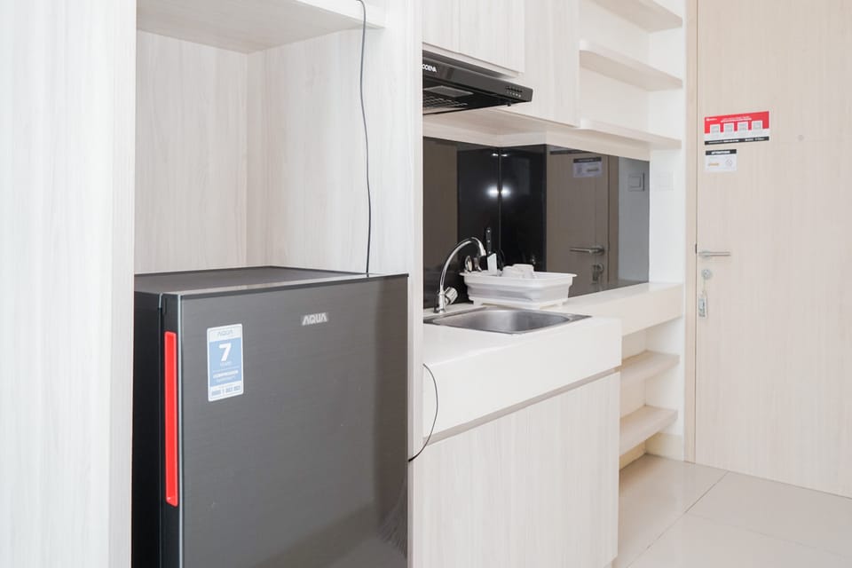 Room | Private kitchen | Fridge, stovetop, cookware/dishes/utensils