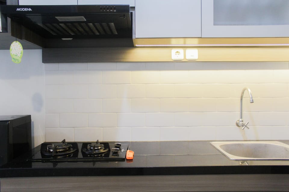 Room | Private kitchen | Fridge, stovetop, cookware/dishes/utensils
