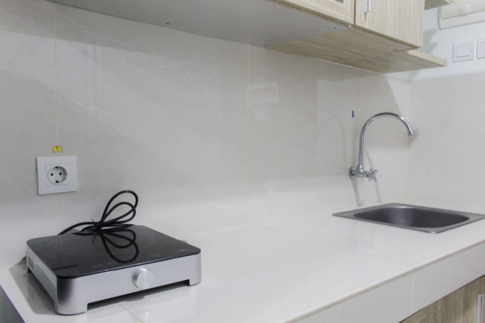 Room | Private kitchen | Fridge, stovetop, cookware/dishes/utensils