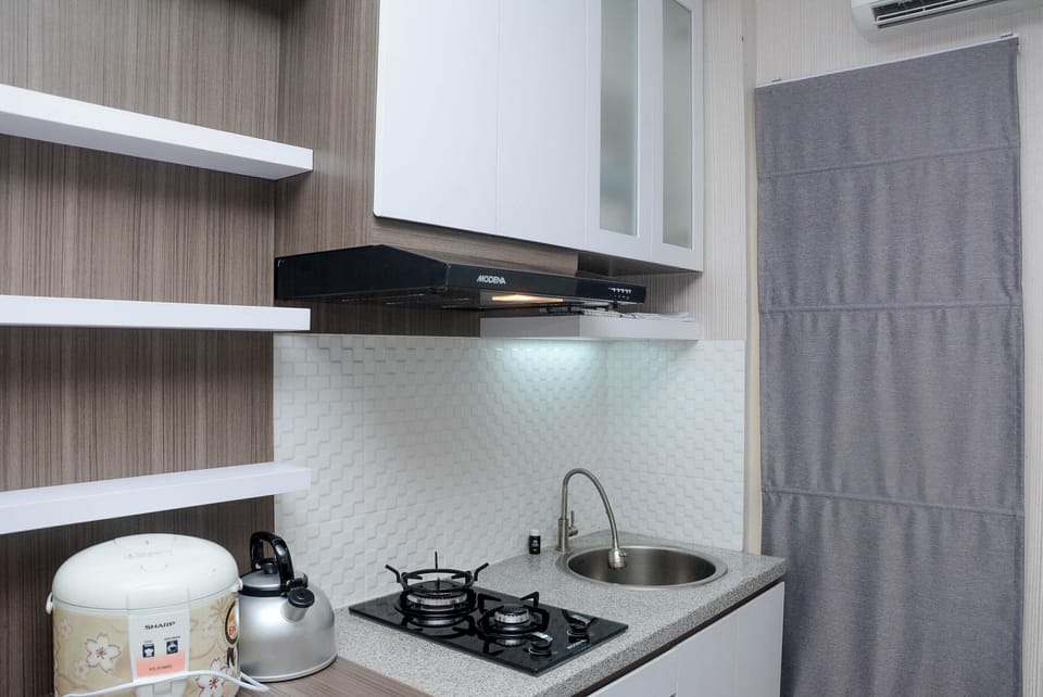 Room | Private kitchen | Fridge, stovetop, cookware/dishes/utensils