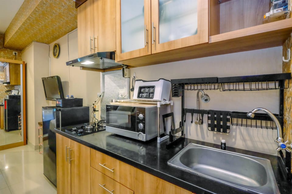 Room | Private kitchen | Fridge, stovetop, cookware/dishes/utensils